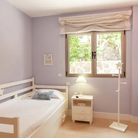 Belvilla By Oyo Vibrant With Swimming Pool Villa *